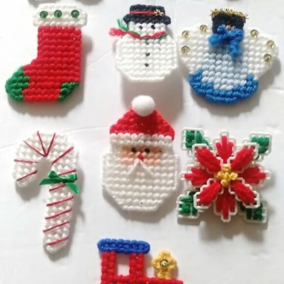 Vintage Lot Crochet Embroidery Pins Christmas Handmade Stocking Poinsettia - Picture 2 of 2